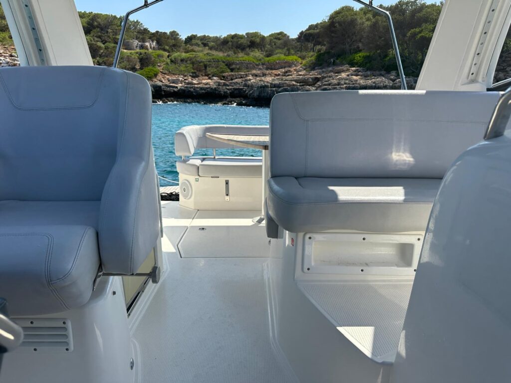 Bavaria Sport 300