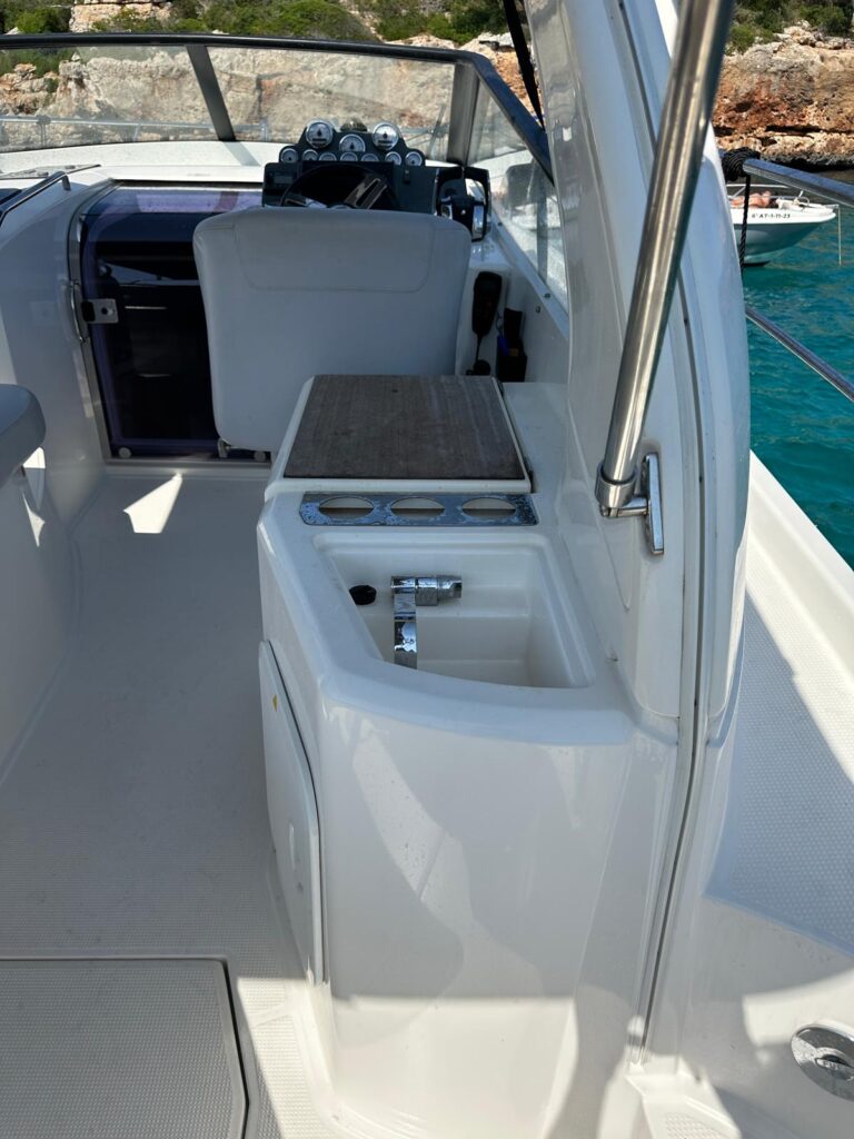 Bavaria Sport 300