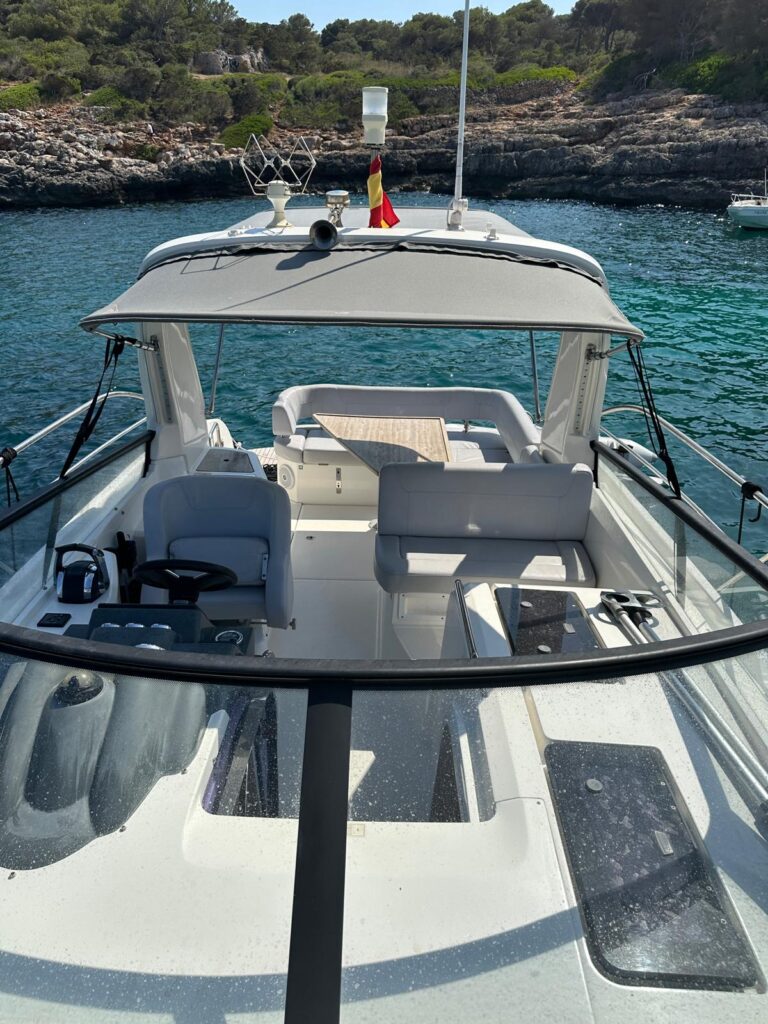 Bavaria Sport 300