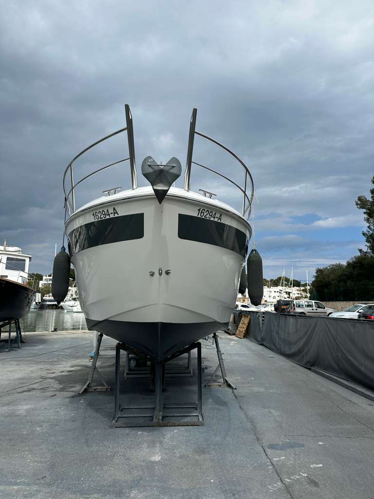 Bavaria Sport 300